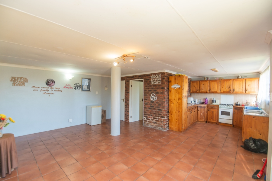 4 Bedroom Property for Sale in Clarendon Marine Eastern Cape